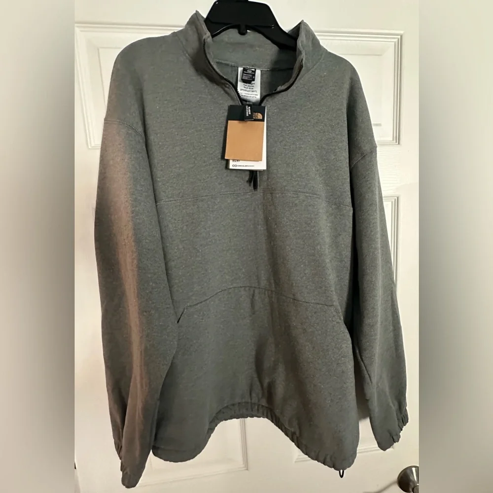 NWT‎ The North Face Mens Regrind 1/4 Zip  Pullover - Size Medium